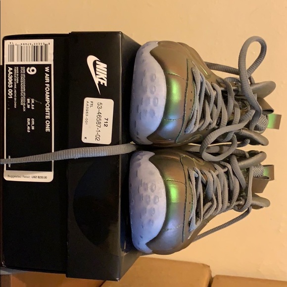 Women’s Air FOAMPOSITE ONE - Picture 2 of 2